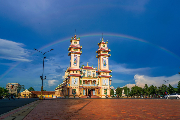 Cao Dai Temple 